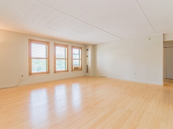 Photo - 137 Peterborough St Unidad 5E