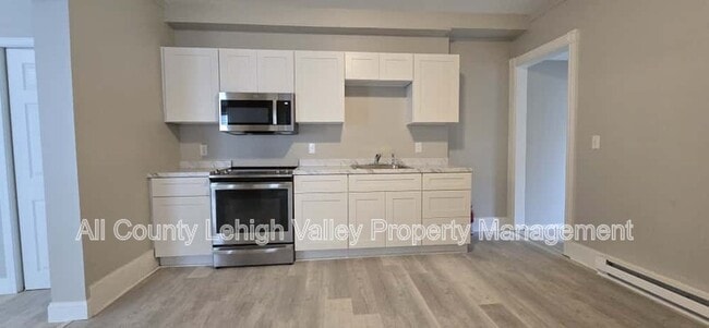 Building Photo - 427 W Berwick St Unit 427 W Berwick - 1