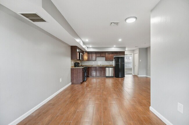 3416-3422 N Sydenham St Unit A