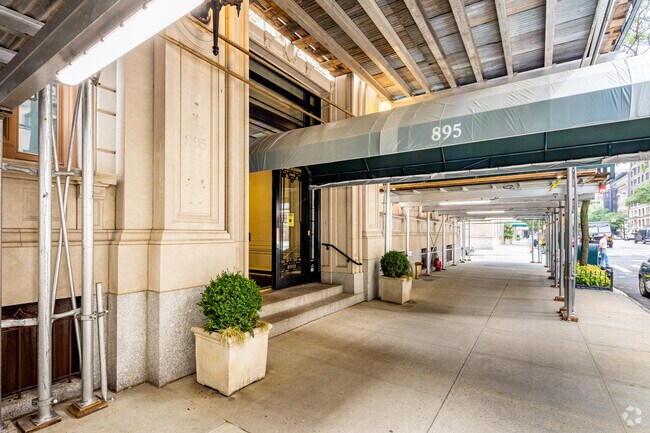 Photo - 895 W End Ave