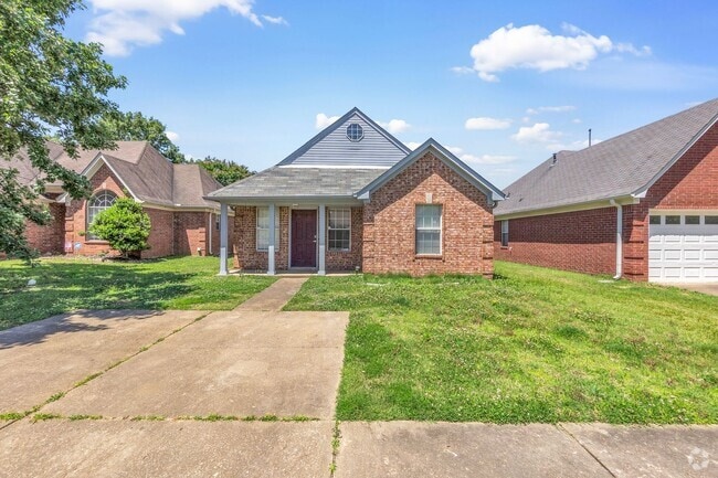 Building Photo - Beautiful 3 bedroom 2 bathroom home in Oli...