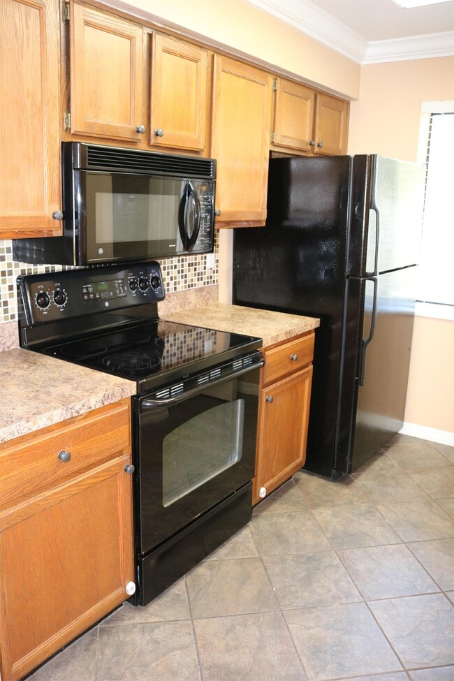 Photo - 151 Waterfall Way