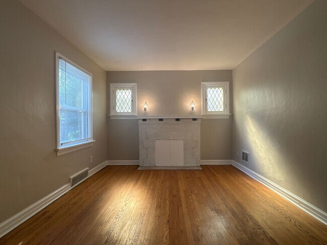 Photo - Updated 3-Bedroom Home with Spacious Fence...