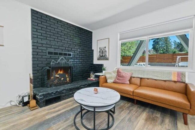 Photo - Cozy, Fully Furnished, One Bedroom One Bat... Unit 560 Edgemoor #2