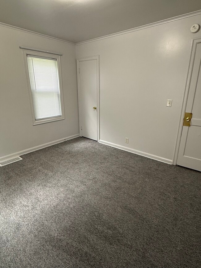 Photo - 5705 Fontenelle Blvd