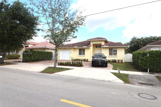 Photo - 2865 SW 139th Ave House