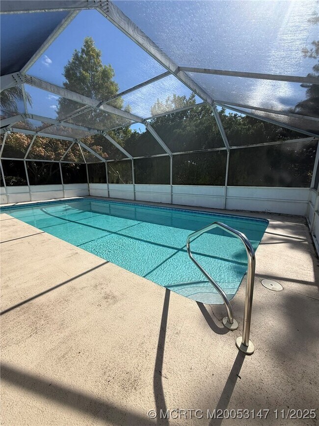 154 SE Selva Ct