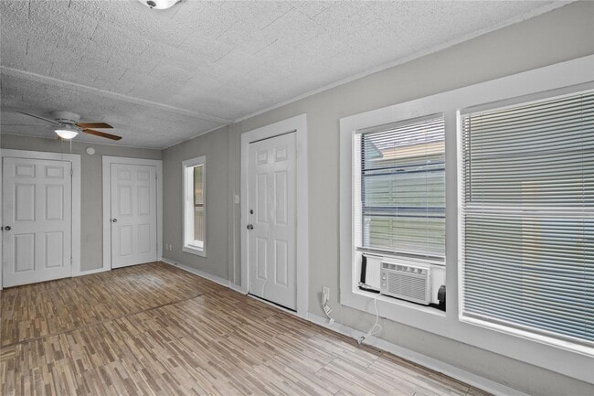 Building Photo - 3116 Avenue L