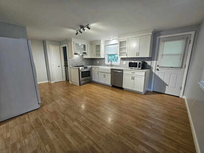 98 Granite St