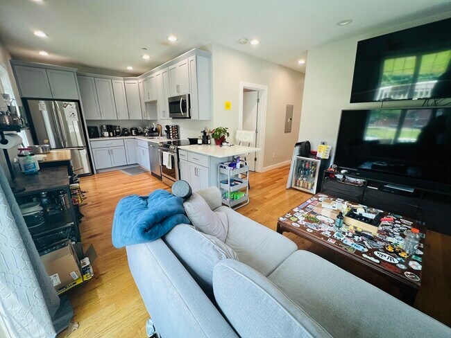 Photo - 8 W Bellflower St Unit 1