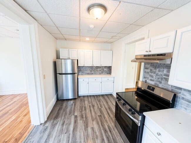 Photo - 1 Month Free! Newly Renovated 1BR on Warren Street — Heat Included Unit 4
