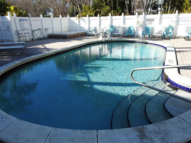 Building Photo - 1872 NE 46th St Unit D12