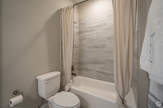 2BR, 2BA - 960SF