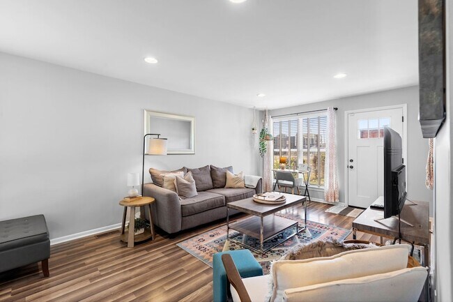 Photo - 1122 2nd Ave S