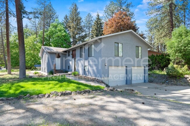 Building Photo - 7805 E Upriver Dr Unit B