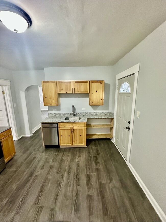 Photo - 1917 W 21st St