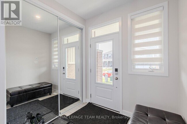 Photo - 97 Mudminnow Cres