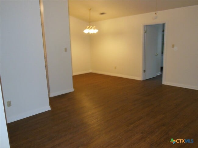 Photo - 604 Frostwood Dr