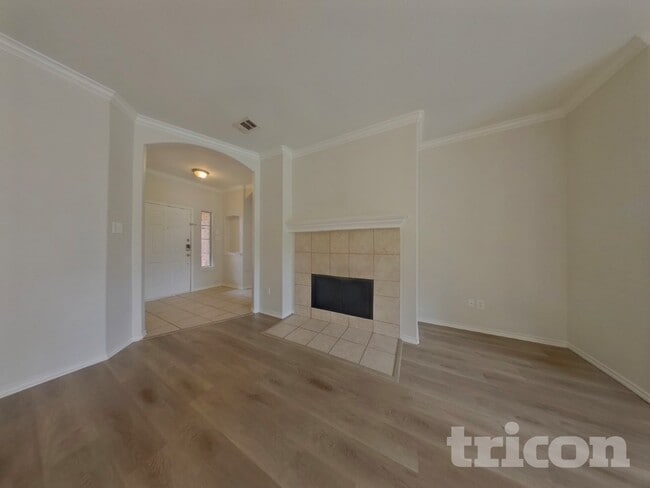 Photo - 1630 Emily Ln
