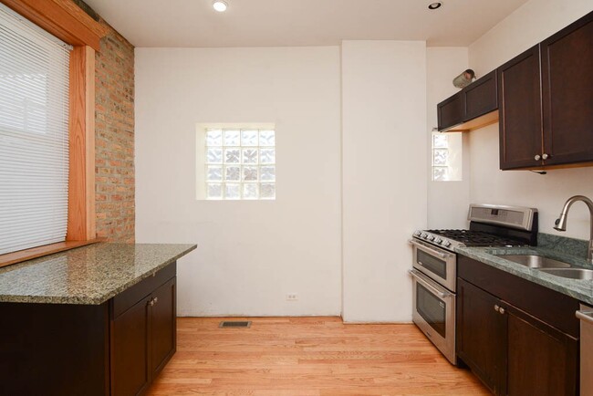 Photo - 2053 W Fullerton Ave Apartments Unit A02K