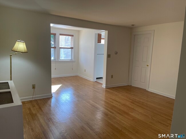 Building Photo - 80 Grassy Plain St Unit 1