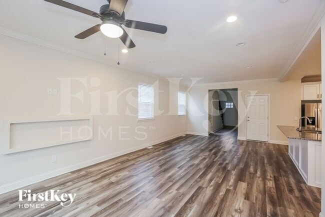 Photo - 215 Parkwood Dr NW