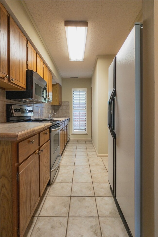 2538 E Sweetbriar Dr