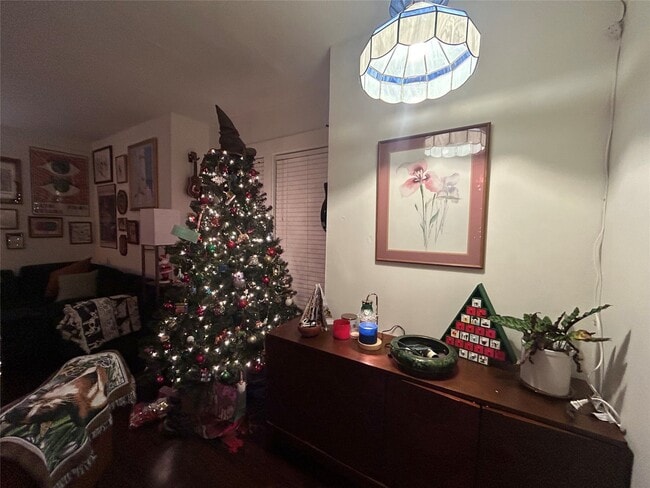 Building Photo - 1971 W Lamar St