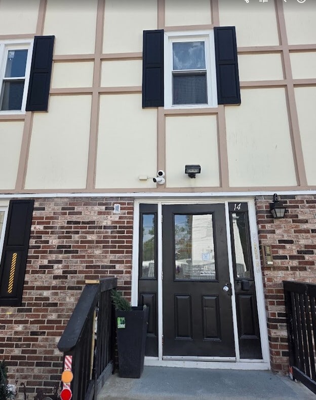 Entrance for 14 section - 6 Carver St
