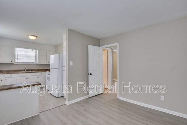 Photo - 323A Verdery Dr