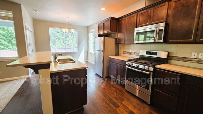 Photo - 2122 SW Nautical St