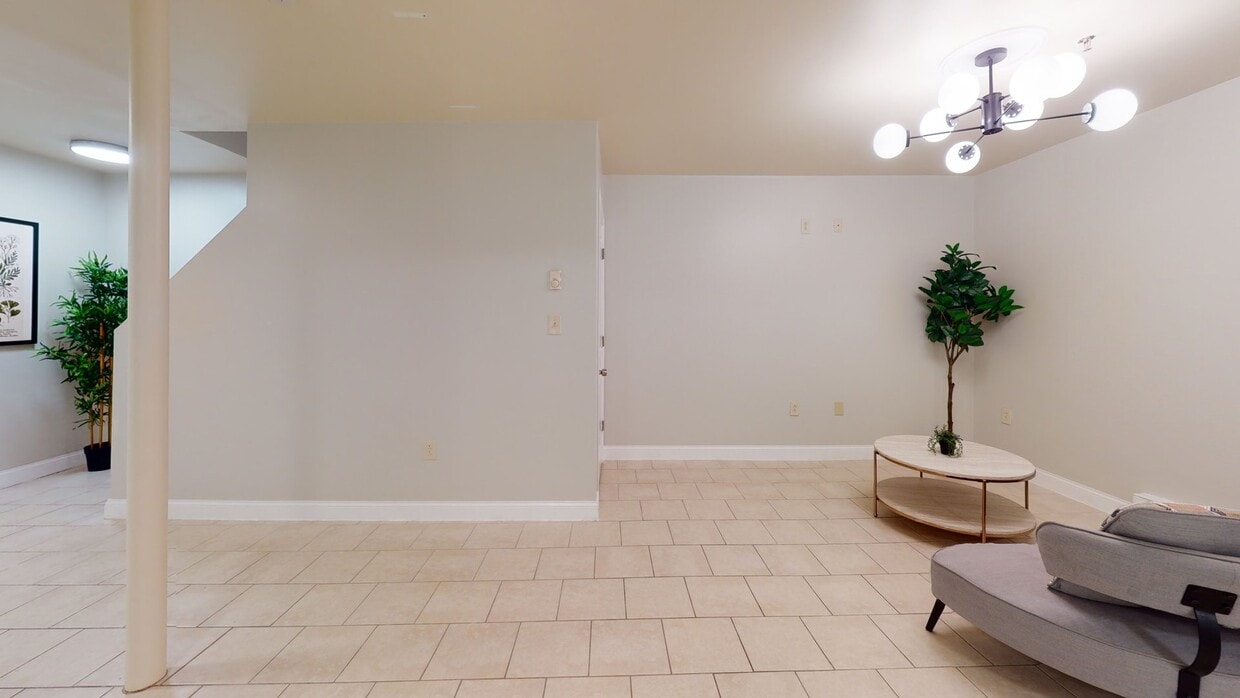 Photo - Private bedroom in 5 bed/2.5 bath Home
