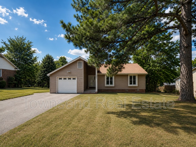 Building Photo - 5214 Rockingham Rd