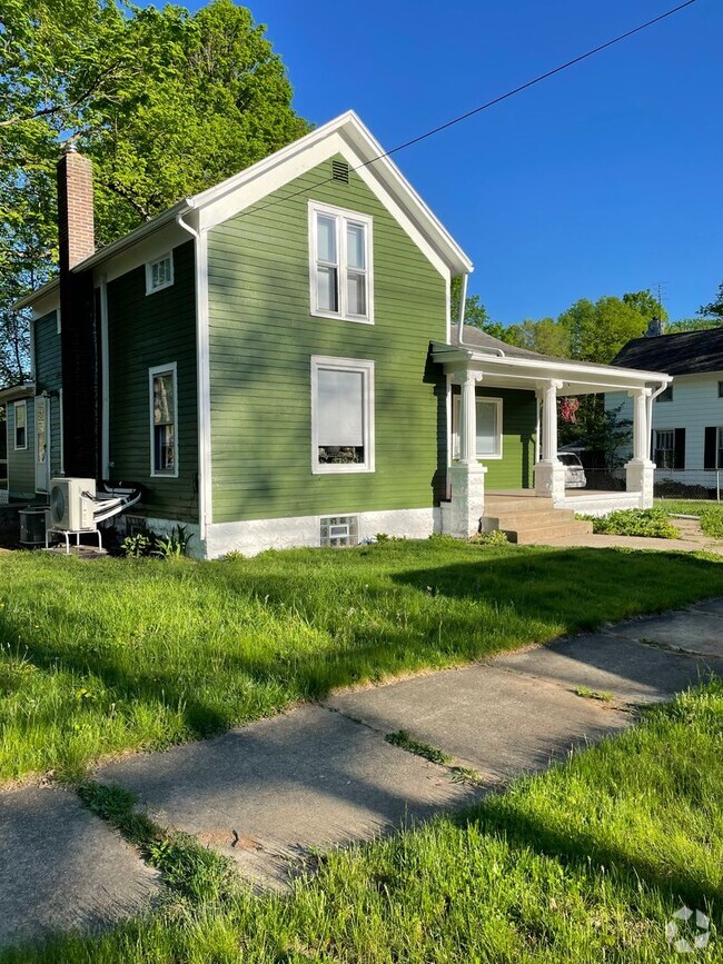 Building Photo - 222 S St Joseph Ave Unit B Rental