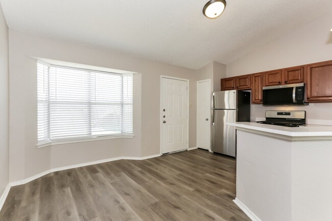 Photo - 1954 Carrington Dr