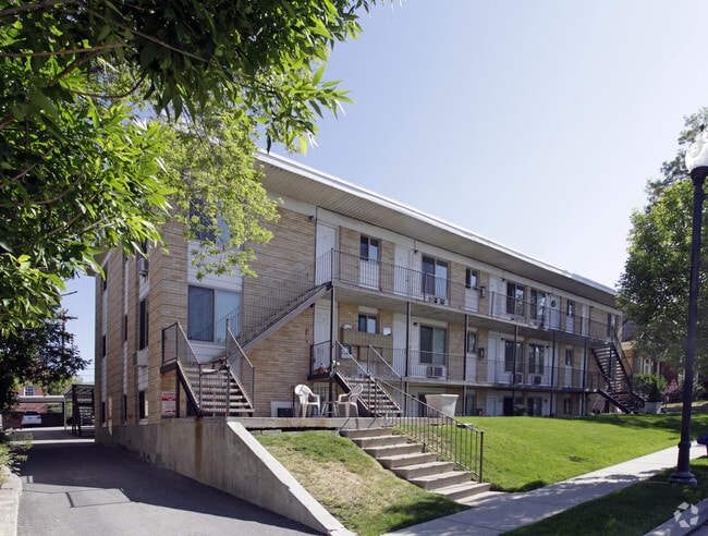Sundance Apartments