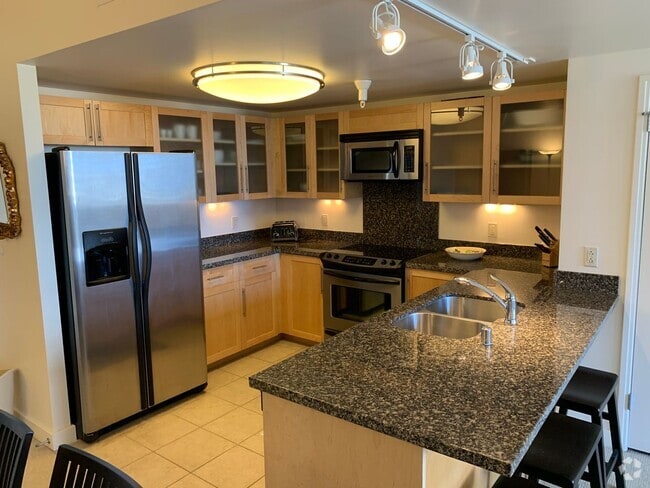 Building Photo - Fully Furnished 1 Bed-1BathPet Friendly Un... Unit 1009 Rental