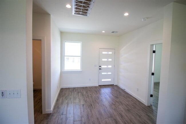 Photo - 17584 Salma Rd