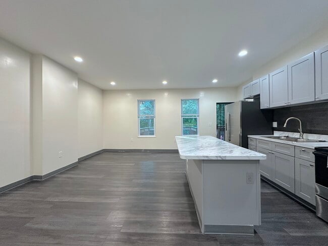 Photo - 405 Liberty St