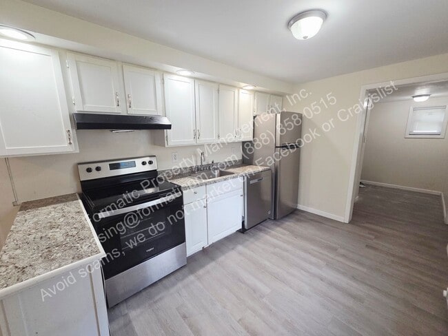 694 W 8th St Unit 2