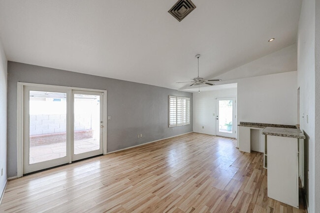Photo - 1822 E Bluefield Ave