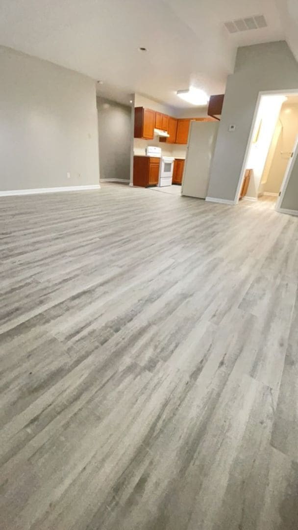 Photo - Yorktown School District Unit 9012 Apt B