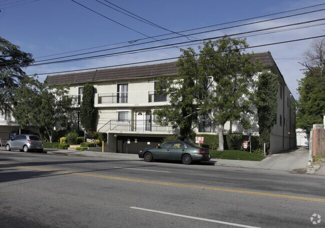 Photo - Whitsett Gardens Apartments