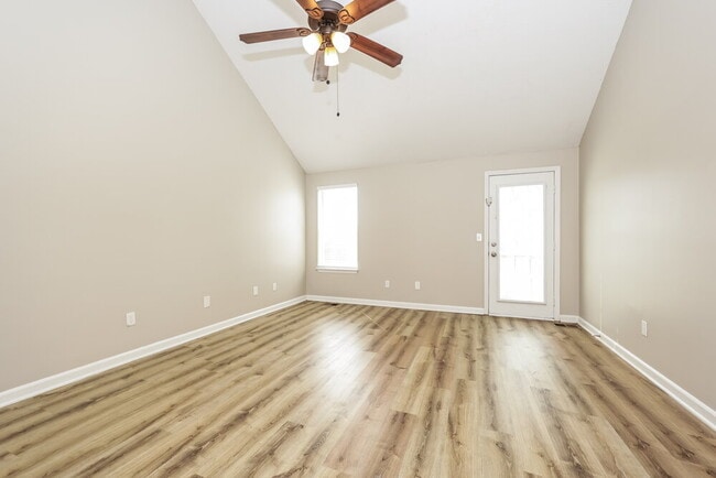 Photo - 1703 Jimmy Cove