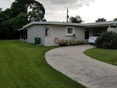 Photo - 158 SE Lucero Dr