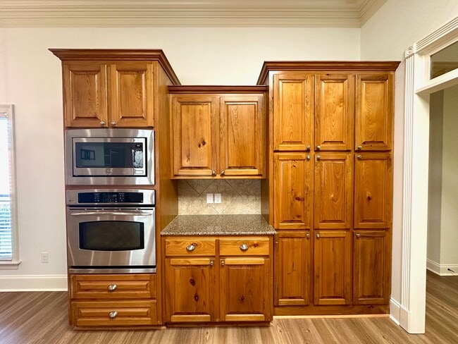 Photo - 10723 Hillbrook Ave