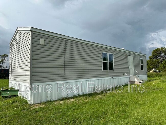 Building Photo - 8086 Heck Dr Unit #7