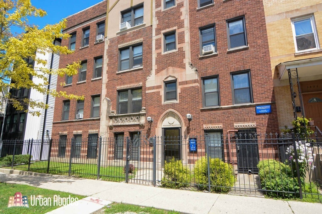 Photo - 2832 W Palmer St (Chicago, IL)