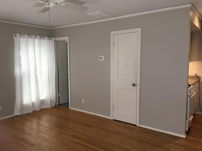 Photo - 5830 1/2 Penrose Ave Unit 5830 1/2 Penrose (Studio)