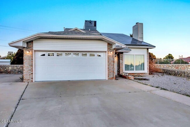 Photo - 10955 Yogi Berra Cir Casa